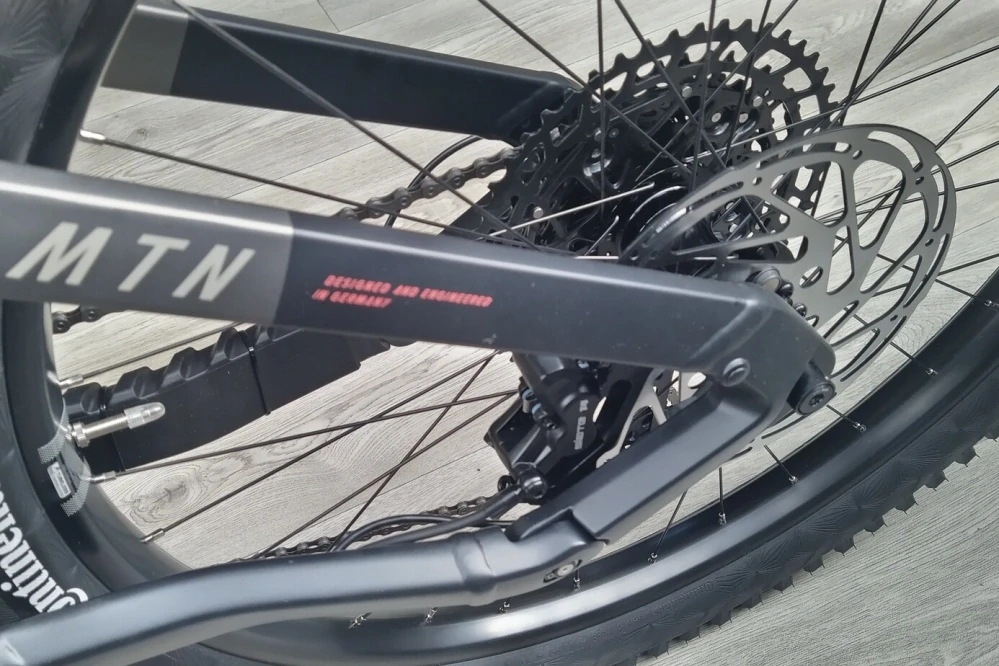 Haibike AllMtn 2 2025 - celoodpružené elektrokolo pánské 29"/27,5"- 720 Wh - šedá/černá 