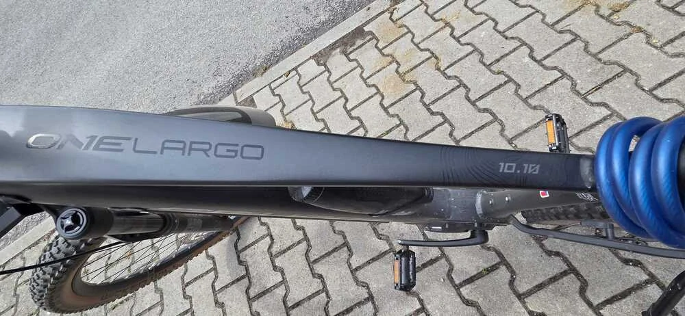 Crussis ONE-Largo 10.10 2025 - horské elektrokolo 29" - 720 Wh (20 Ah) - šedá - vel. 20" (L)