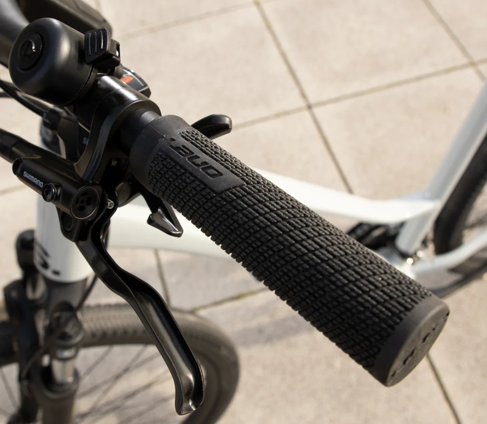 Superior Blox 6.2 2026 - trekingové kolo 28" - Gloss Grey - vel. 20" (L)